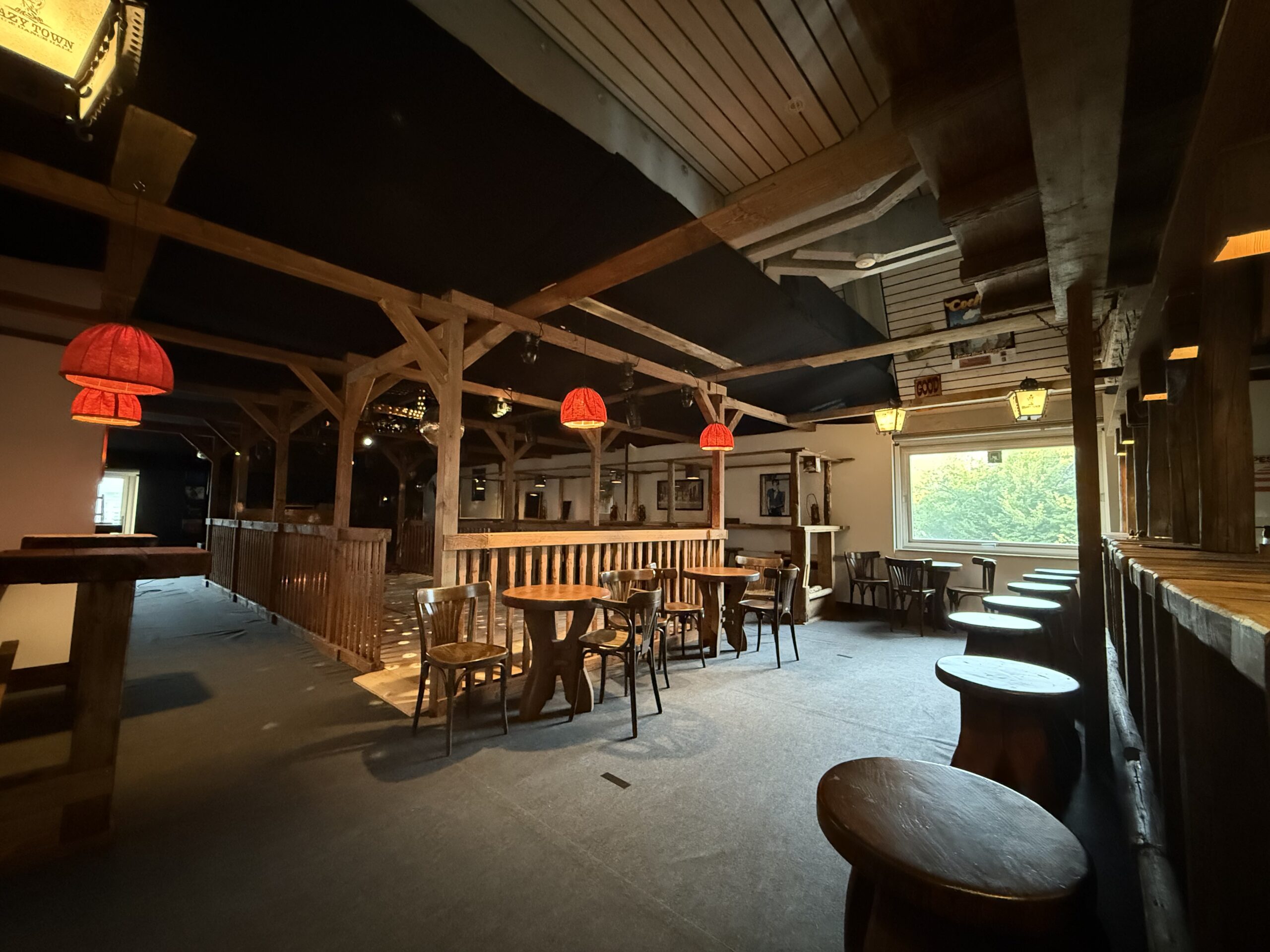 Waldpeterle mit Blick auf die Tanzfläche